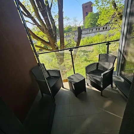 Apartament Przy Loftach U Scheiblera Parking Podziemny, śniadaniownia