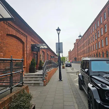 Apartament Przy Loftach U Scheiblera Parking Podziemny, śniadaniownia