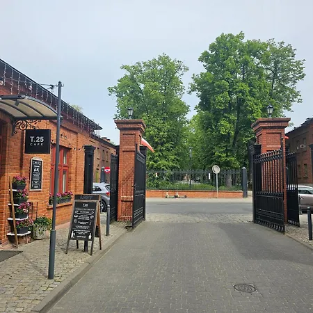 Апартаменты Faktura Vat Przy Loftach U Scheiblera Parking Podziemny, Sniadaniownia