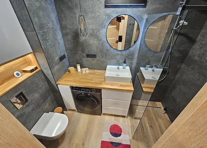 Faktura Vat Przy Loftach U Scheiblera Parking Podziemny, Sniadaniownia Lejlighed