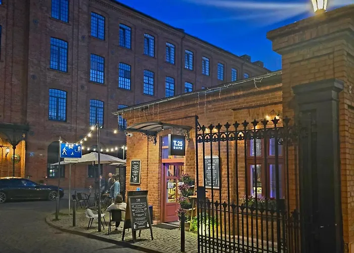 Faktura Vat Przy Loftach U Scheiblera Parking Podziemny, Sniadaniownia Лодзь